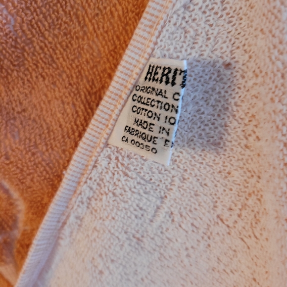 New 3pce Heritage 100% cotton elegant towel set - Picture 3 of 5